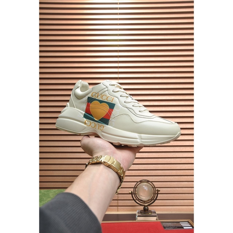 G*u*i casual shoes